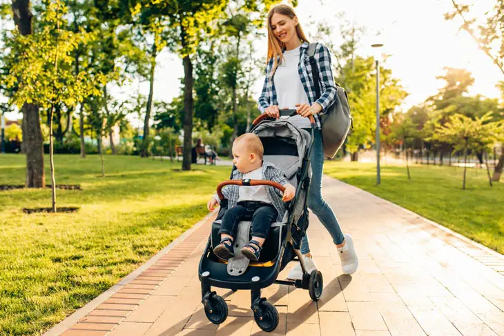 Jogging Stroller Vs Regular Stroller-Which One Is For You?