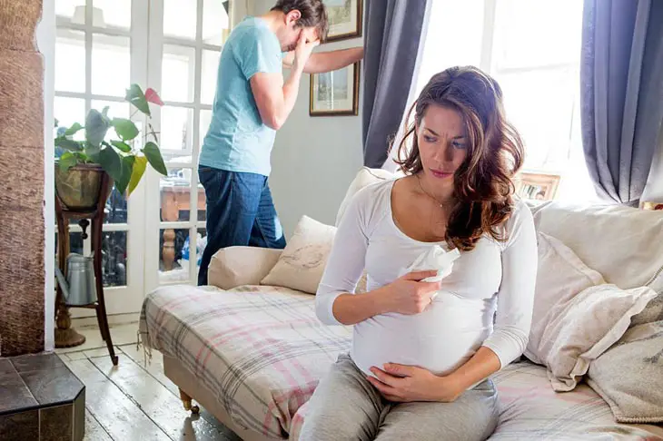 feeling-distant-from-husband-during-pregnancy-5-main-causes