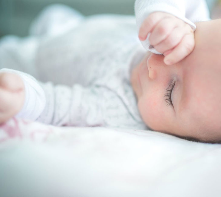 baby-rubbing-face-while-sleeping-top-5-causes-solutions