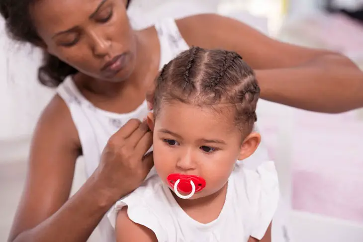 baby born with curly hair