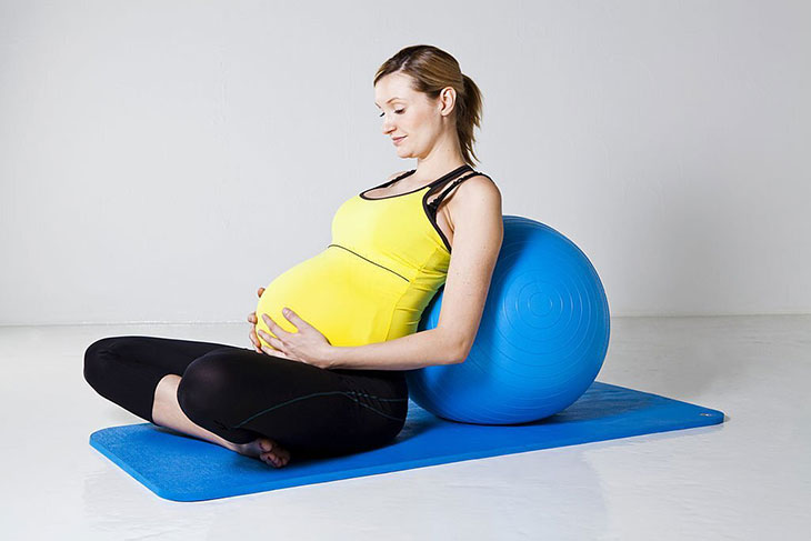 does birthing ball help induce labor