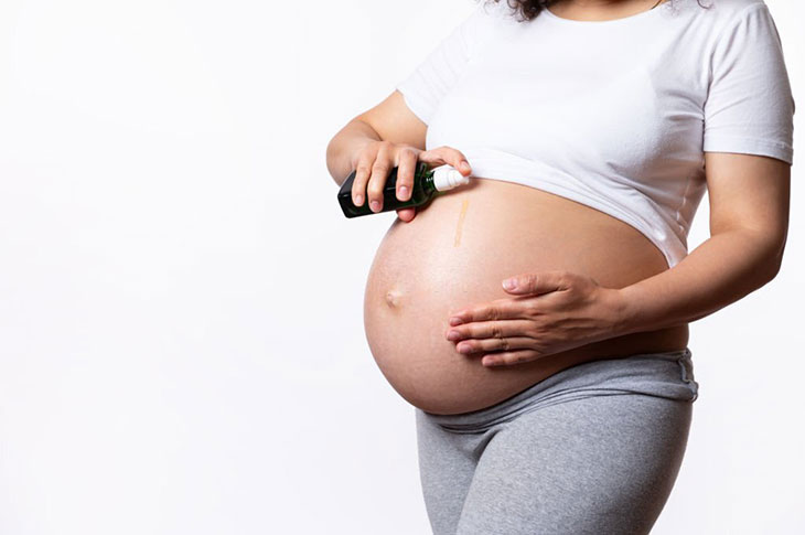 is castor oil safe to induce labor