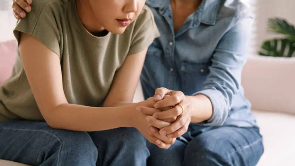 Teenage Mental Health Warning Signs: What Every Mom Should Know