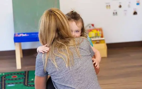 how to help shy toddlers gain confidence