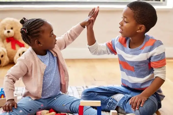how to manage sibling relationships between toddlers and teens