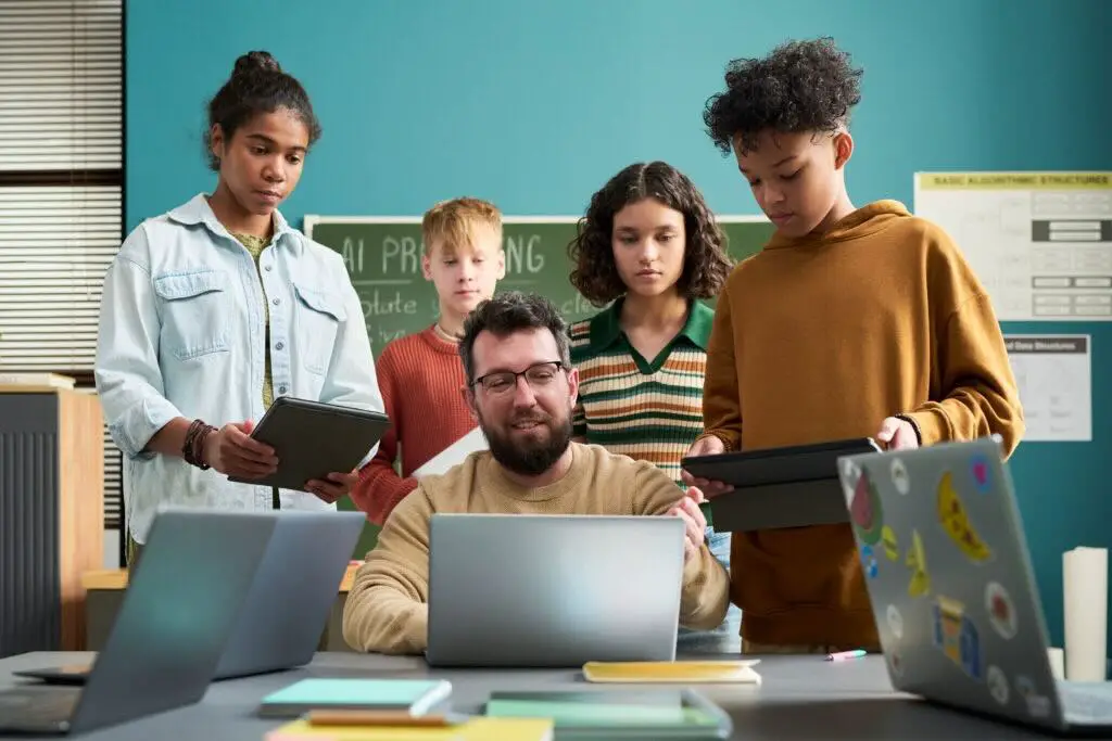 how to teach critical thinking to teenagers